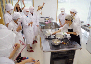 栄養教諭・学校栄養職員向けの牛乳料理講習会