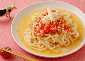 ごま香る・トマトと生姜のチーズ粒つゆかけうどん